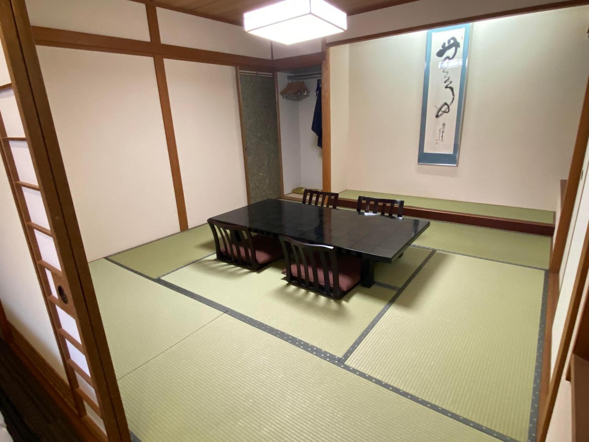 Hirayukan Takayama  Rom bilde